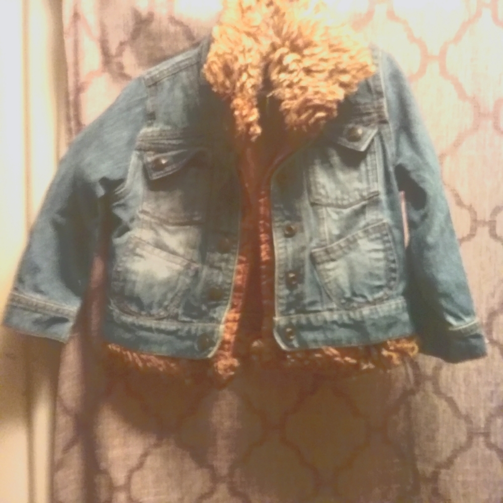 Girls Jean jacket with faux fur collar and lining